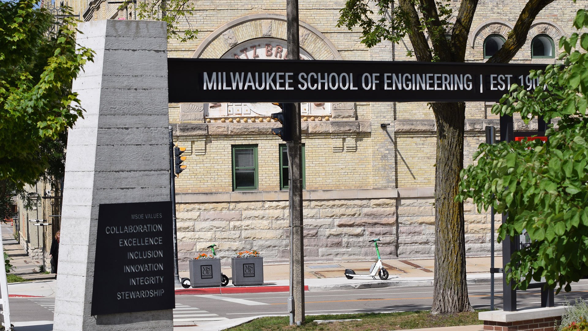 LI_MSOE-Terrace-sign